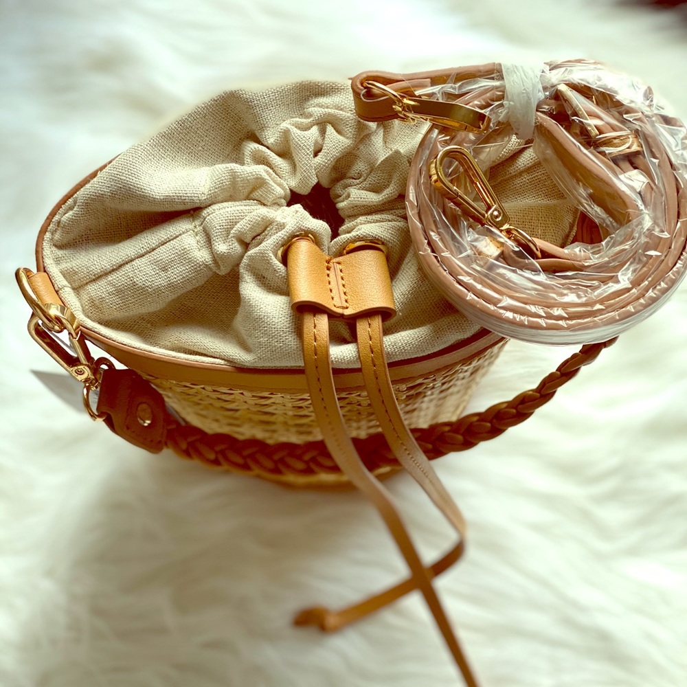 Tommy Bahama crossbody bag